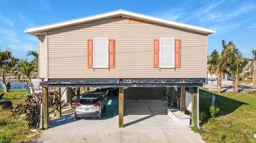 3680 Blueberry Ln, Saint James City FL  33956-2247 exterior