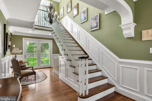 466 Black Swan Ln, Berwyn PA  19312-1908 exterior