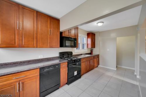 35 Laventhal Ave, Irvington NJ  07111-2841 exterior