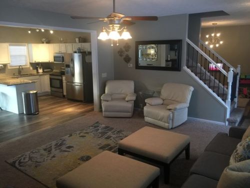 344 20th St, Ashland, NE 68003-1606