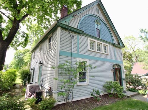 310 Main St, Wallingford CT  06492-2232 exterior