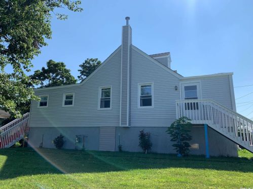 15 Minerva Rd, North Lindenhurst NY  11757-6820 exterior