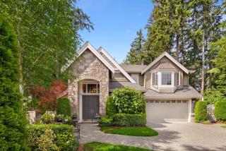 2053 211 Pl, Redmond WA  98075-7503 exterior