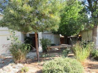 3452 Robinwood Ln, Fresno, CA 93711-1549