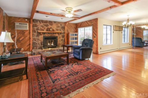 16 Sheffield Ct, East Brunswick NJ  08816-5660 exterior