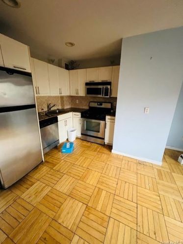 1600 Parkview Ave, Bronx, NY 10461-5221