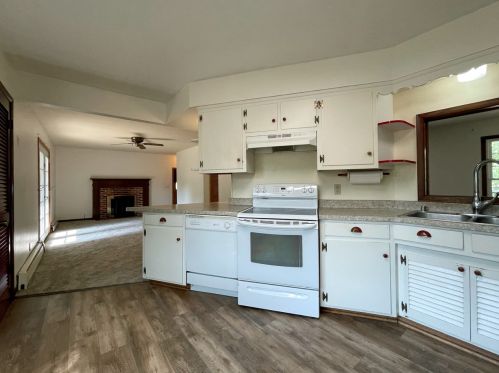 814 18th Ave, West Bend, WI 53090-2319