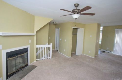 24 Franklin Pl, Washingtonville, NY 10992-1355