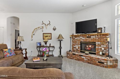 408 Calle Manzana, Bakersfield CA 93314-4247 exterior