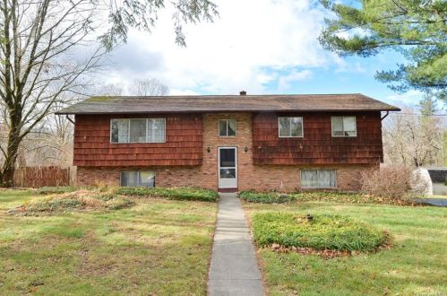 28 Overhill Ln, Warwick, NY 10990-3316