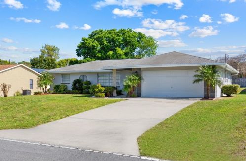 1091 Hancock Dr, Deltona, FL 32725-6423