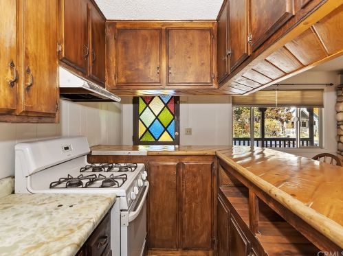 926 Country Club Blvd, Big Bear City CA  92314-9048 exterior