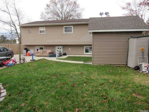 60 Patton Ave, Wheatley Heights NY  11798-4211 exterior