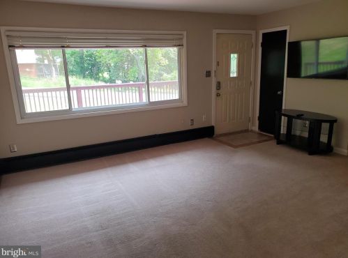 18947 Barnette Cir, Triangle VA  22172-2138 exterior