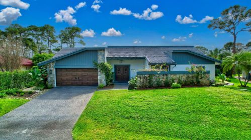 701 Lakewoode Cir, Delray Beach, FL 33445-4327