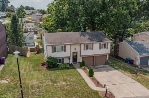 317 Ligonier Ln, New Kensington, PA 15068-9359