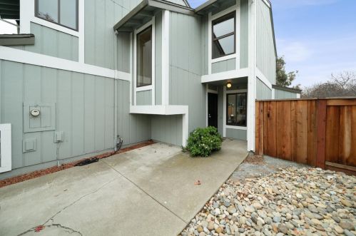 24553 Long Ct, Hayward, CA 94545-2057
