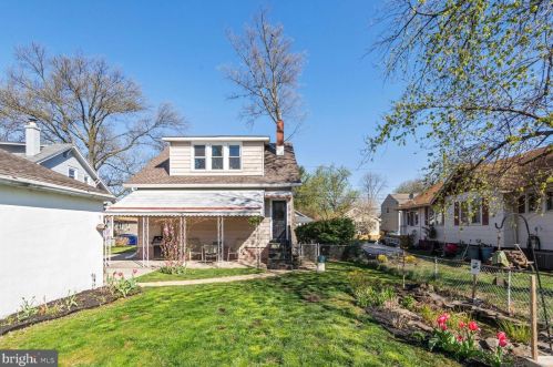 8 Clinton Ave, Camden NJ  08109-2007 exterior