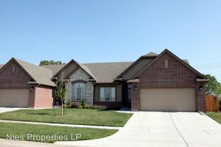 1703 Chapel Hill St, Wichita KS  67206-5512 exterior