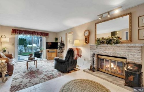 50 Sheffield St, Oakland NJ  07436-2657 exterior