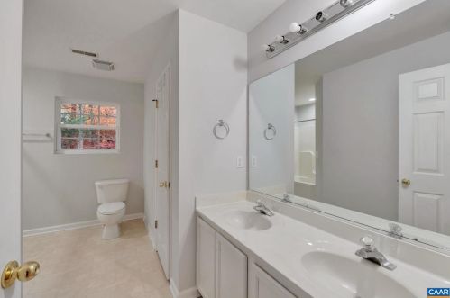 27 Bearwood Dr, Bybee VA  22963-2843 exterior
