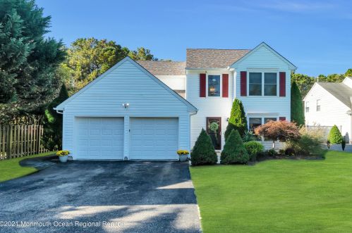 212 Cherry Quay Rd, Bricktown, NJ 08723-6306