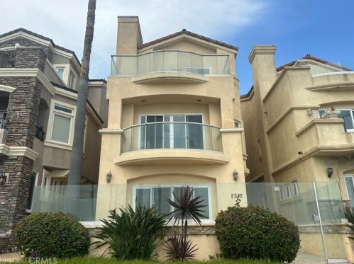 2212 Pacific Coast Hwy, Huntington Beach, CA 92648-3958