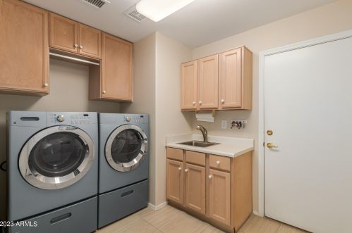 1833 Willow Tree Ct, Gilbert AZ  85234-4933 exterior