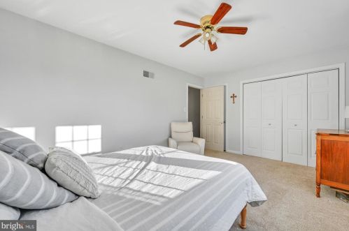 60 Aspen Dr, Mount Joy PA  17552-9512 exterior