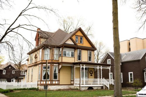 726 Cameron Ave, La Crosse, WI 54601-4606