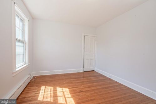 404 Maple Ave, Camden NJ  08109-2021 exterior