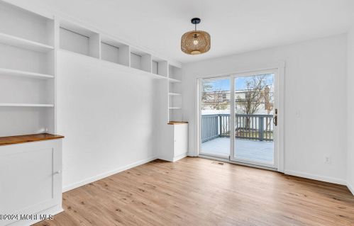 828 Burnt Tavern Rd, Bricktown NJ  08724-2540 exterior