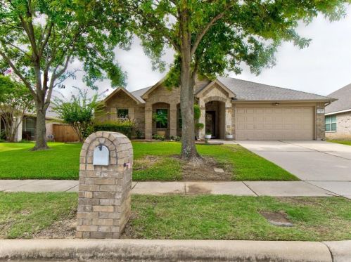 4004 Wildbriar Ln, Midlothian TX  76063-6758 exterior