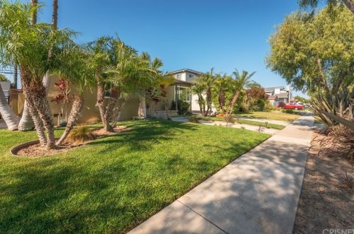 2823 Yearling St, Lakewood CA  90712-2920 exterior