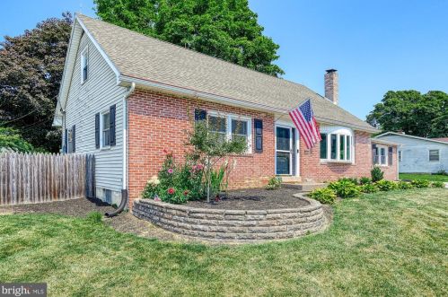 924 Thornton Dr, Navy Sup Dpt, PA 17055-5751