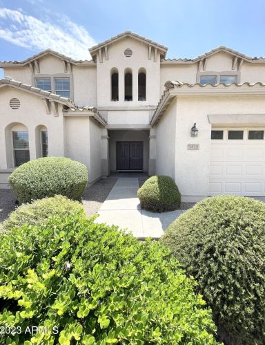 1415 Parkview Dr, Gilbert, AZ 85295-8400