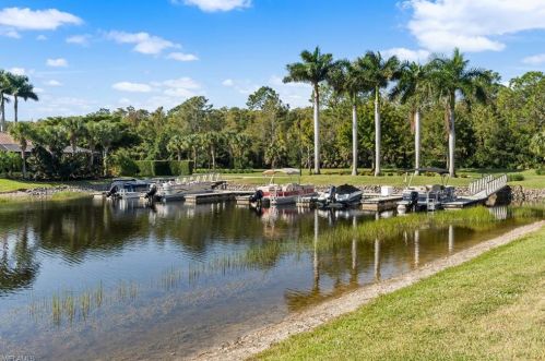 9463 Quarry Dr, Naples FL  34120-5223 exterior