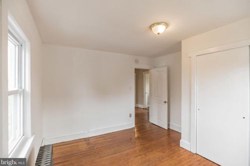 15 Lehigh Ave, Gloucester NJ  08030-1304 exterior