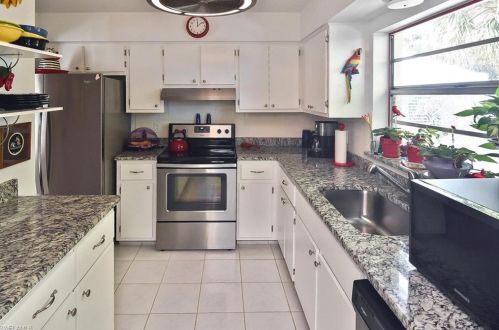 1097 Alhambra Cir, Naples FL 34103-3287 exterior