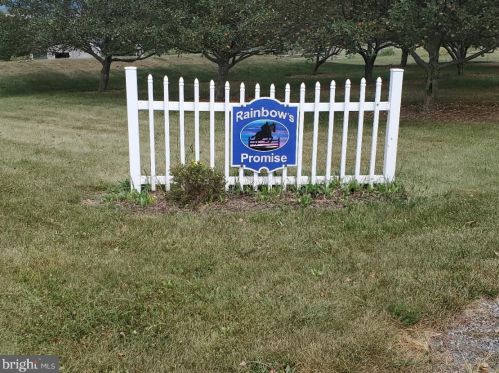 2 Everlast Dr, North Newton, PA 17241-8675