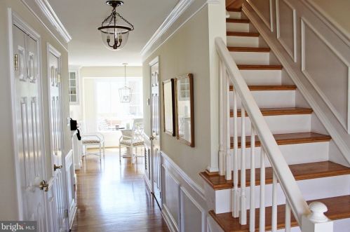 13117 Frog Hollow Ct, Herndon, VA 20171-3819