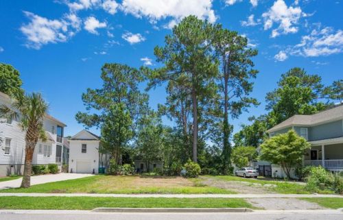 74 Bostick Cir, Beaufort, SC 29902-5704