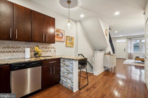 1722 Manton St, Philadelphia PA 19146-3018 exterior