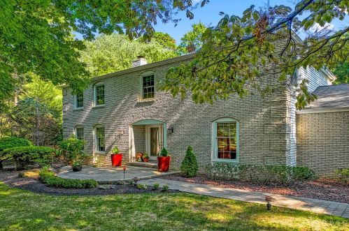 14 Crommelin Ct, East Brunswick, NJ 08816-2406
