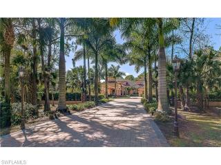 4415 Club Estates Dr, Naples, FL 34112-7935
