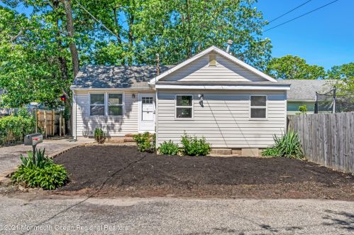 462 Vine St, Bricktown NJ  08723-6243 exterior