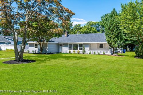 87 Apple Farm Rd, Tinton Falls, NJ 07701-5040