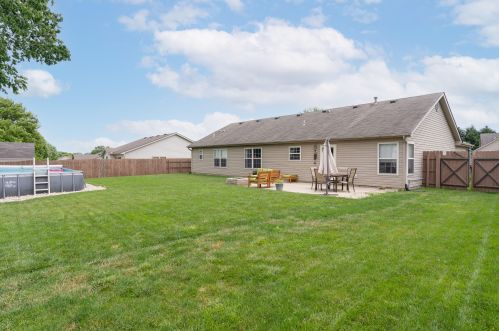 140 Union Ridge Dr, Englewood OH  45322-8774 exterior