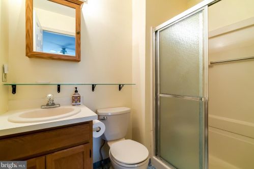 1144 Oxford Cir, Lansdale PA 19446-6652 exterior