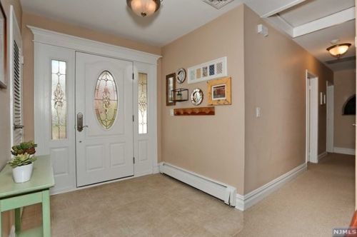521 White Ave, Rockleigh, NJ 07647-1018